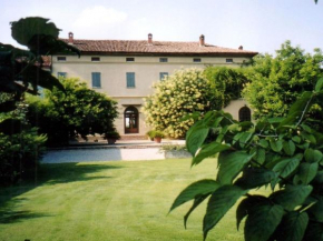 Quaint Mansion in Stagno Lombardo with Garden Stagno Lombardo